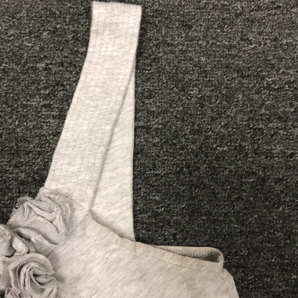 🆕 Express Ruffled Top - Picture 3 of 5